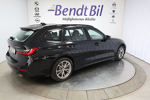 BMW 330e 15 of 24