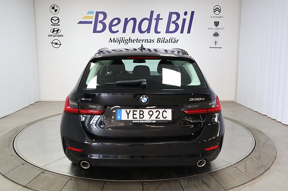 BMW 330e 10 of 24
