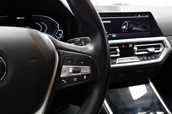 BMW 330e 19 of 24