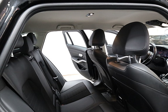 BMW 330e 17 of 24