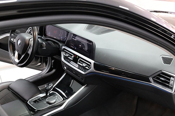 BMW 330e 18 of 24