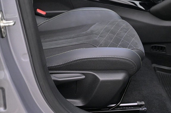 Peugeot e-208 14 of 27