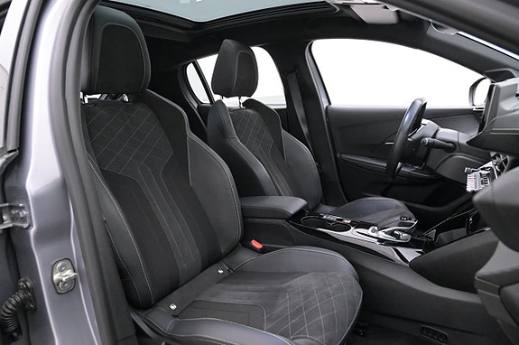Peugeot e-208 13 of 27