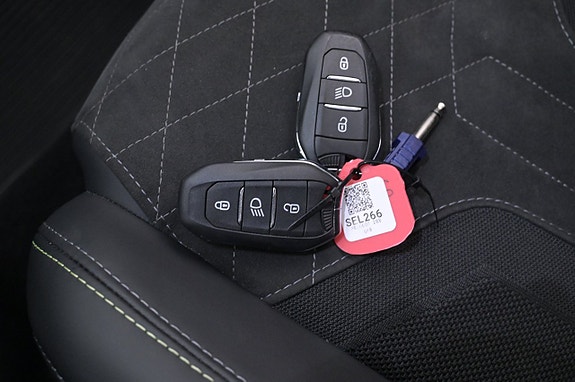 Peugeot e-208 23 of 27