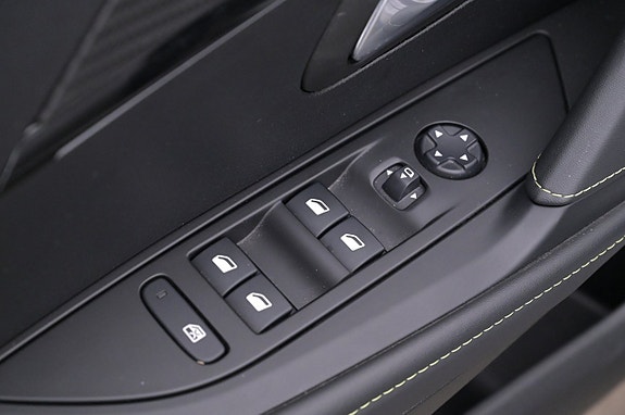 Peugeot e-208 11 of 27