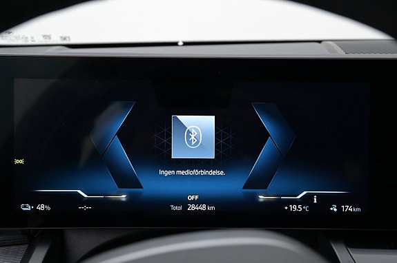 BMW i5 8 of 27