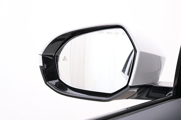 BMW i5 20 of 27