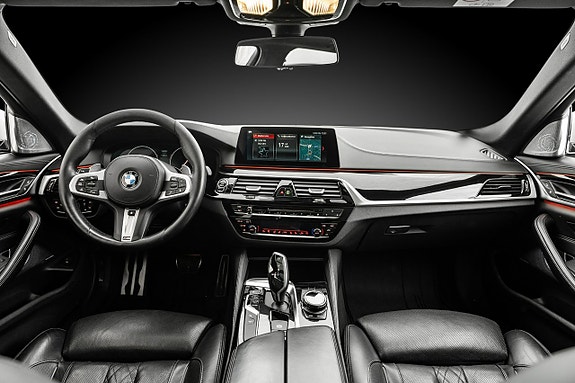 BMW 540i 8 of 23