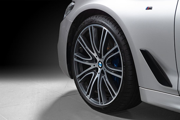 BMW 540i 7 of 23