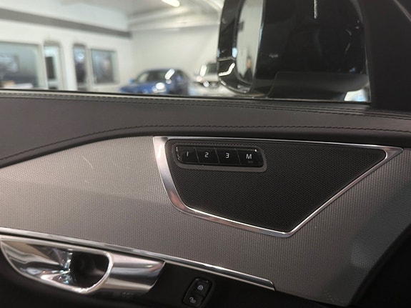 Volvo XC90 17 of 18