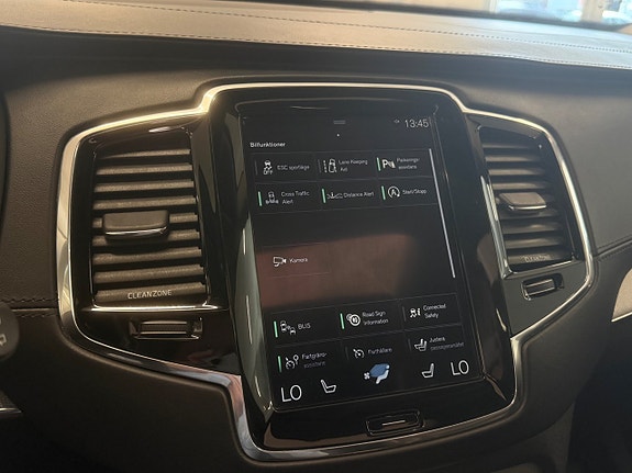 Volvo XC90 12 of 18