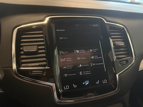 Volvo XC90 13 of 18