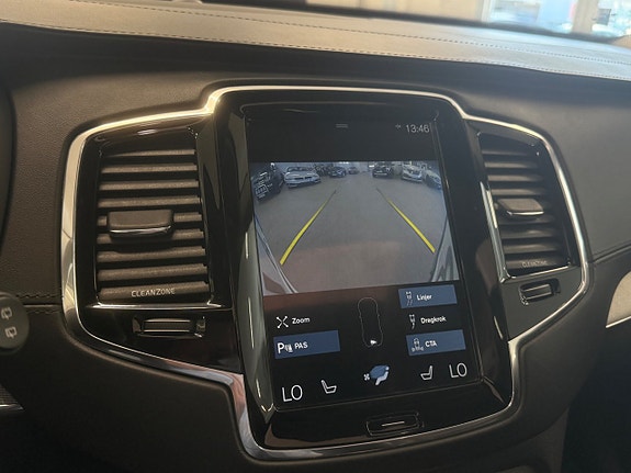Volvo XC90 15 of 18