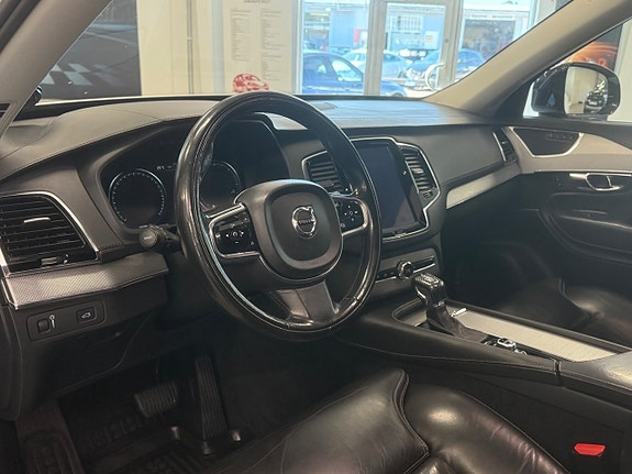 Volvo XC90 8 of 18
