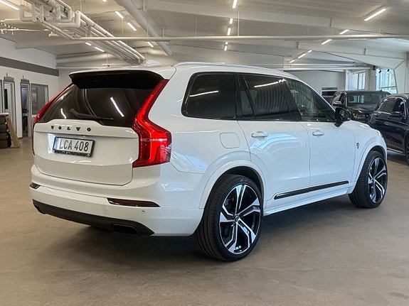 Volvo XC90 3 of 18