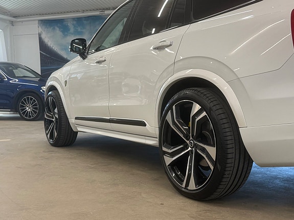 Volvo XC90 18 of 18
