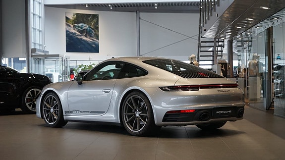 Porsche 911 Carrera T 2 of 9