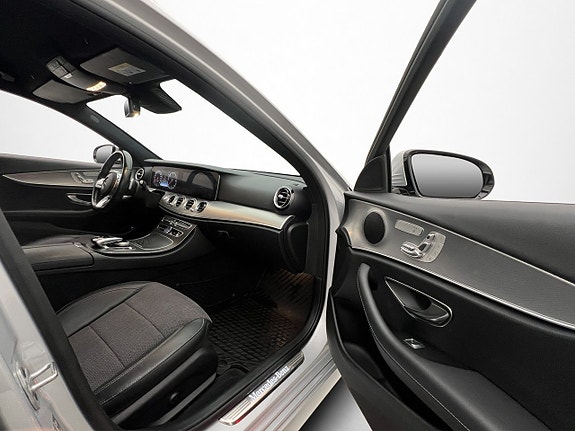 Mercedes-Benz E220 29 of 30