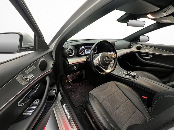 Mercedes-Benz E220 12 of 30