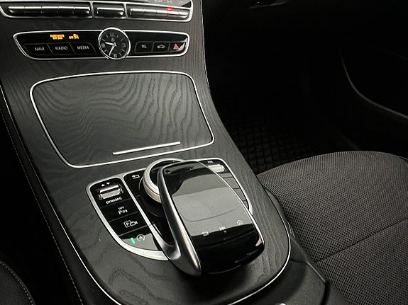 Mercedes-Benz E220 28 of 30