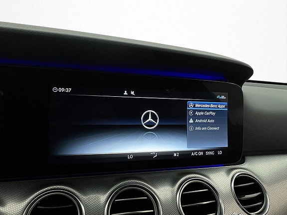 Mercedes-Benz E220 26 of 30