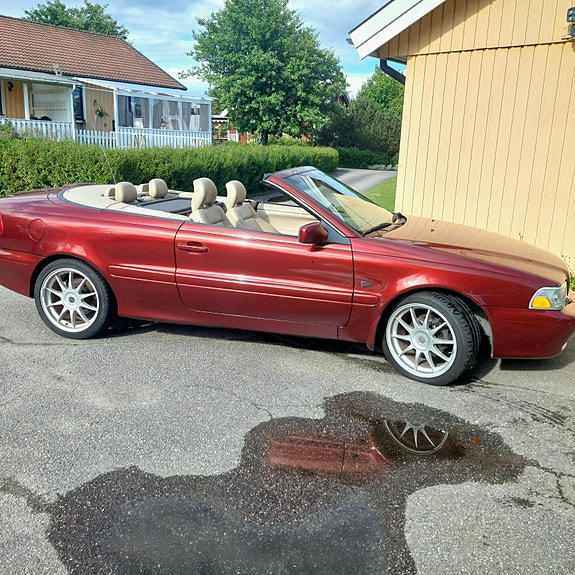Volvo C70 2 of 4