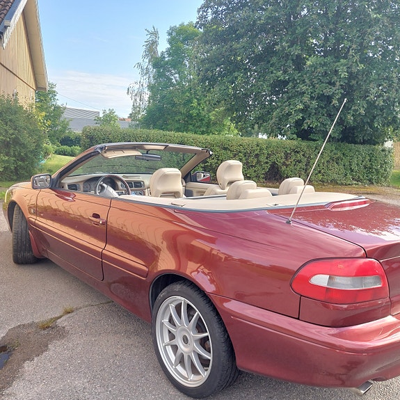 Volvo C70 3 of 4