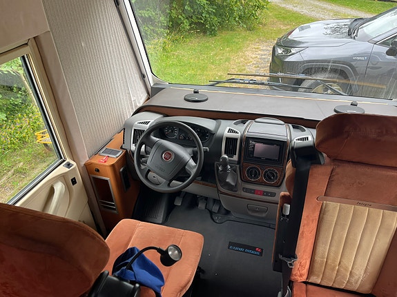Eura Mobil 2 of 9