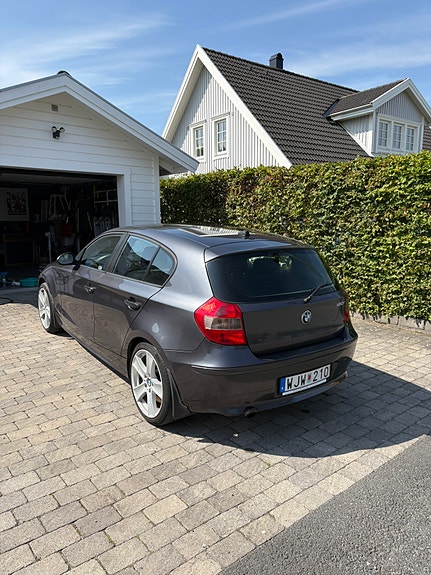 BMW 120i 3 of 9