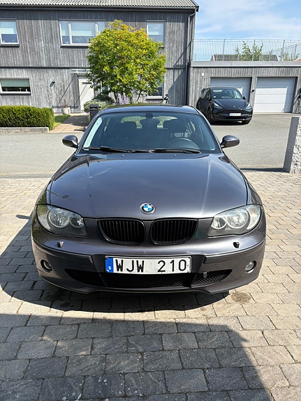 BMW 120i 4 of 9
