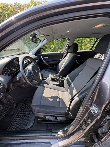 BMW 120i 6 of 9