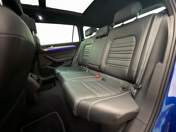 Volkswagen Passat 14 of 30