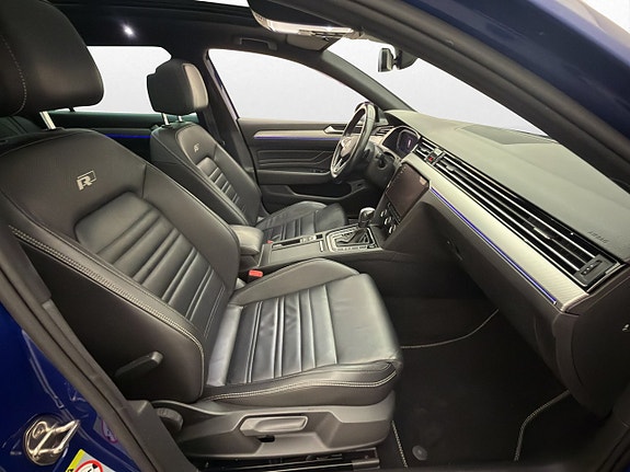 Volkswagen Passat 12 of 30