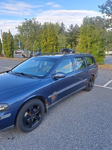 Volvo V70 4 of 8