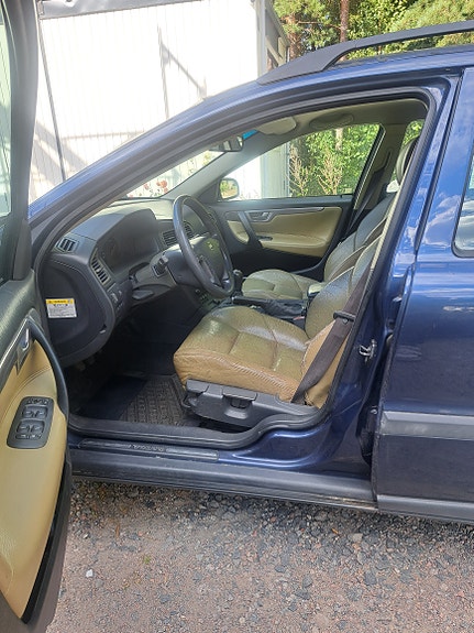 Volvo V70 7 of 8