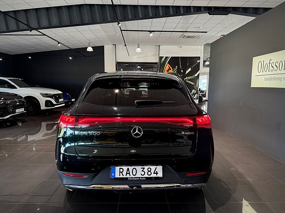 Mercedes-Benz EQE500 SUV 24 of 26