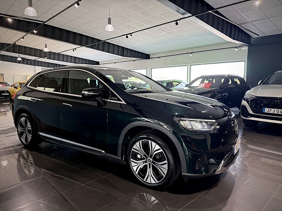 Mercedes-Benz EQE500 SUV 14 of 26
