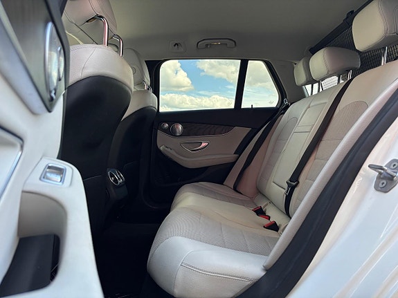 Mercedes-Benz C220 d 28 of 30