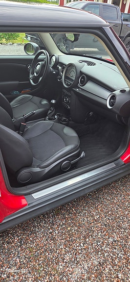 MINI Cooper 3 of 6