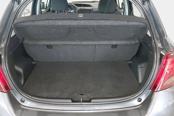 Toyota Yaris 10 of 10