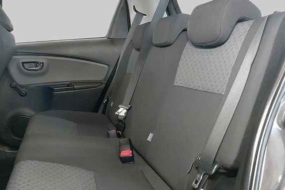 Toyota Yaris 7 of 10