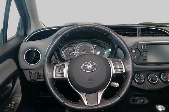 Toyota Yaris 9 of 10