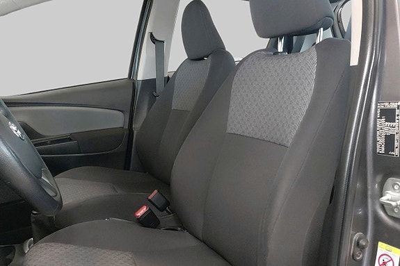 Toyota Yaris 6 of 10