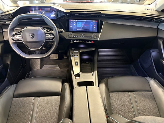 Peugeot 308 SW 8 of 17