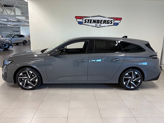 Peugeot 308 SW 2 of 17