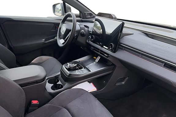 Toyota C-HR 13 of 15