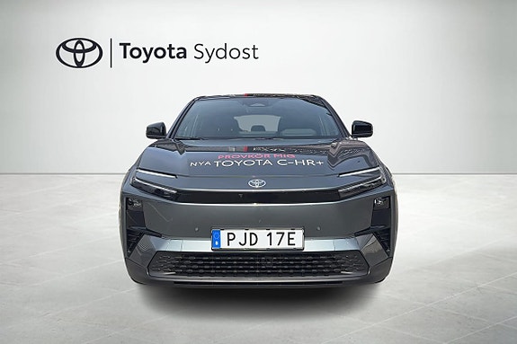 Toyota C-HR 2 of 15