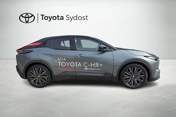 Toyota C-HR 7 of 15