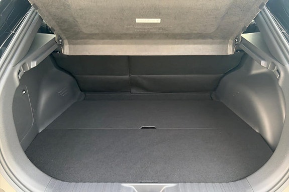 Toyota C-HR 12 of 15