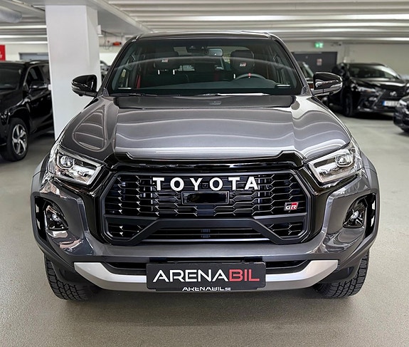 Toyota HiLux 8 of 29